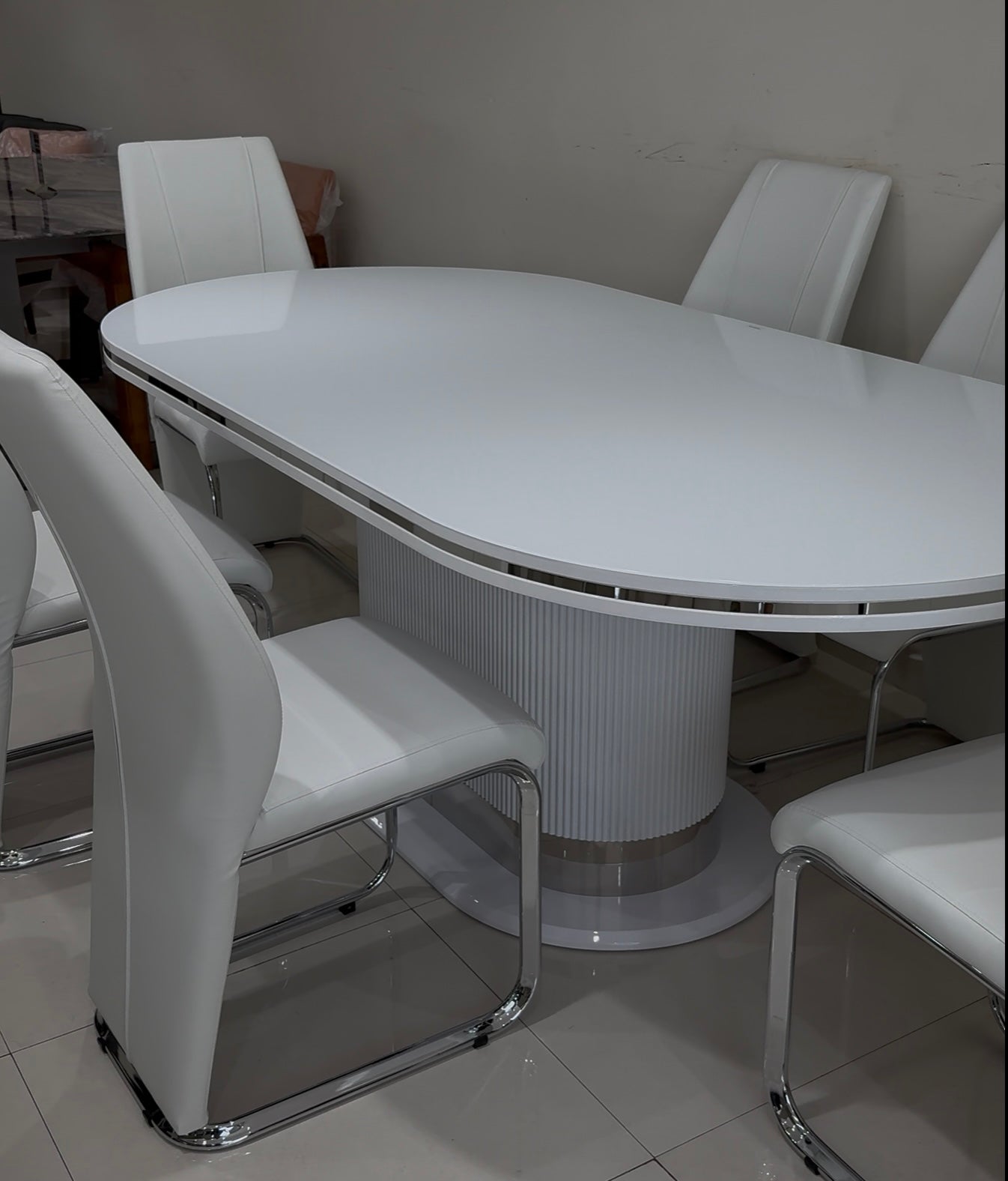 White glossy modern white 6 seater dining table with chairs DT372