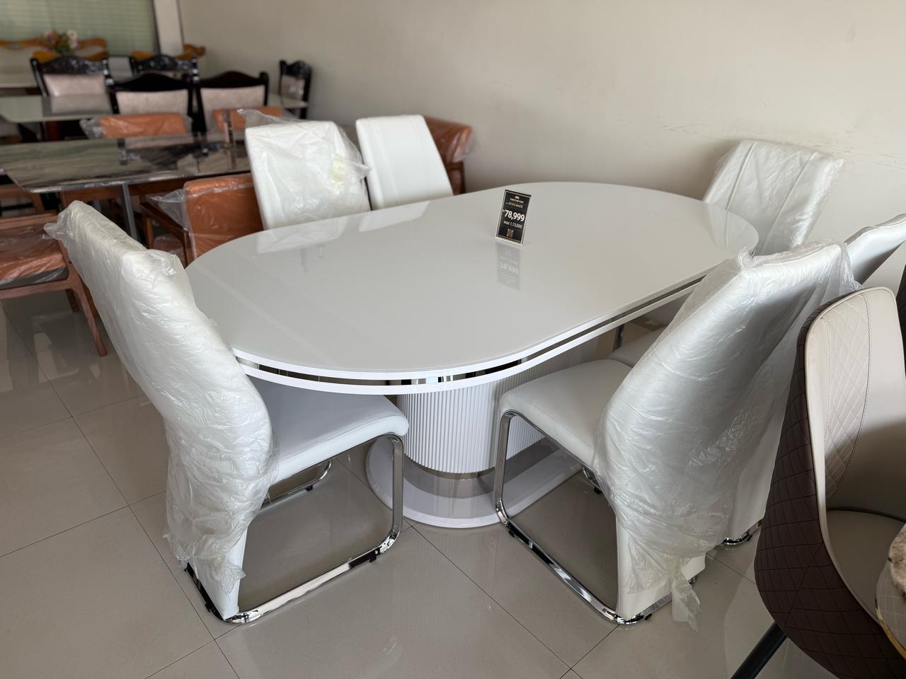 White glossy modern white 6 seater dining table with chairs DT372