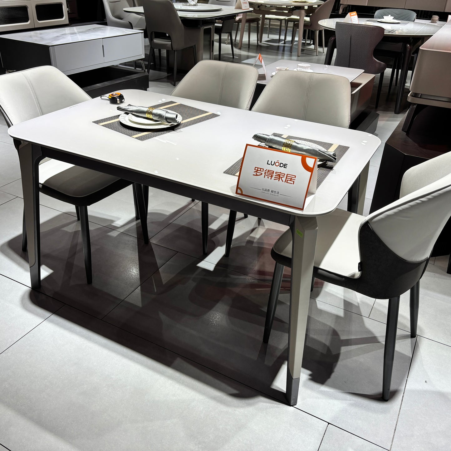 4 seater wooden Dinig table set with designer glass top DT380