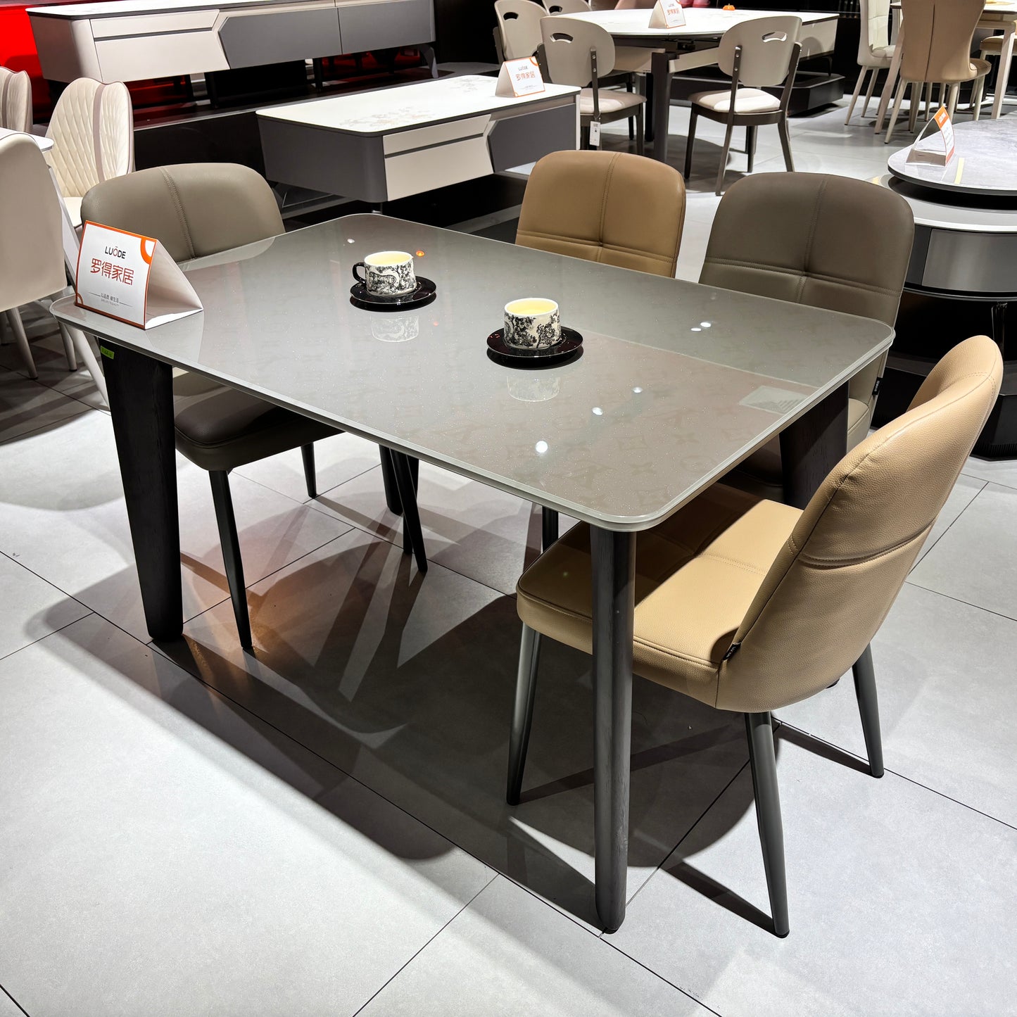4 seater wooden Dinig table set with designer glass top DT381