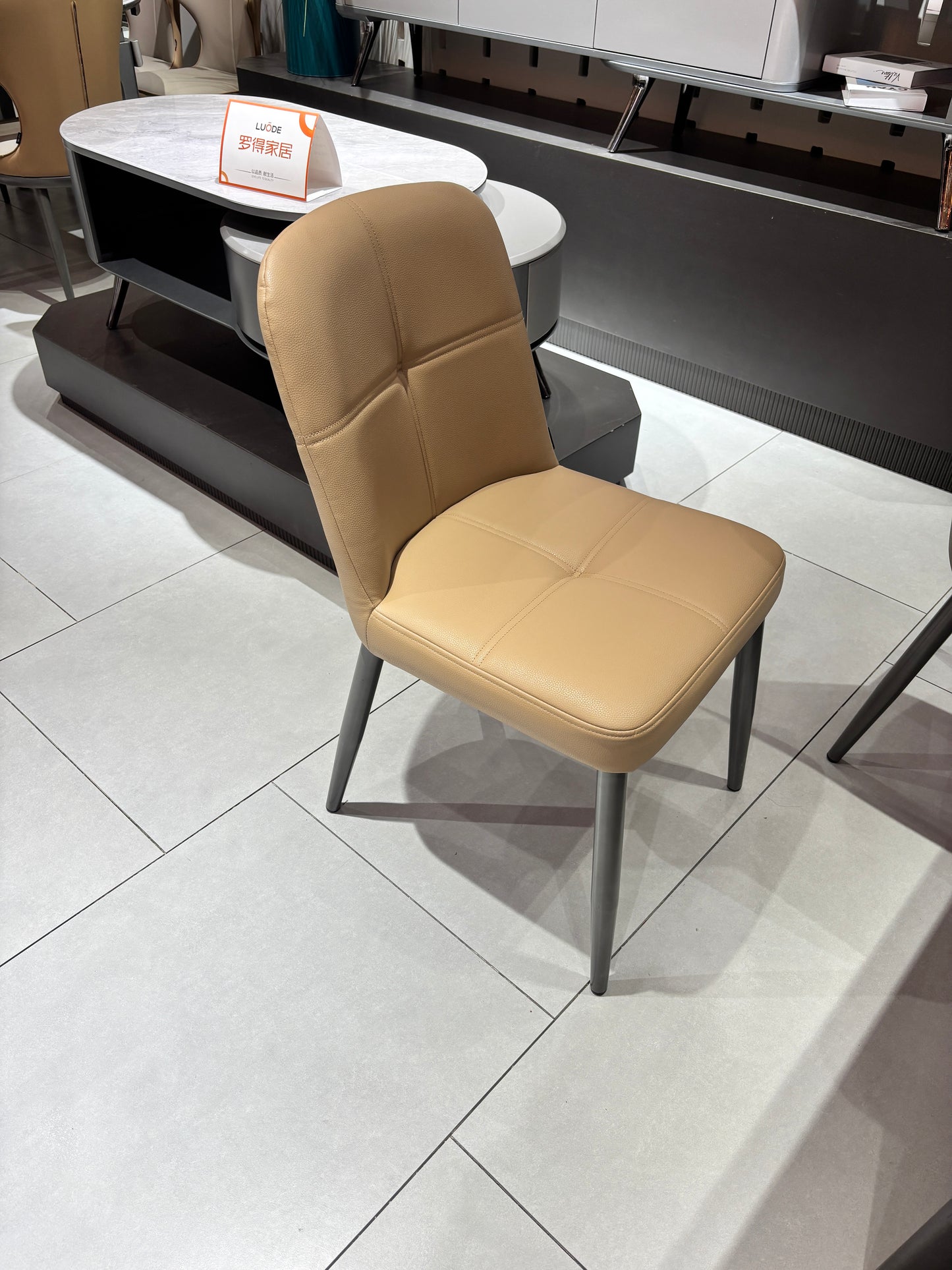 4 seater wooden Dinig table set with designer glass top DT381