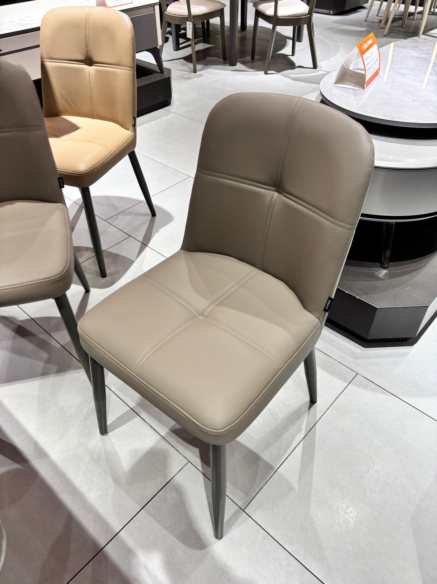 4 seater wooden Dinig table set with designer glass top DT381