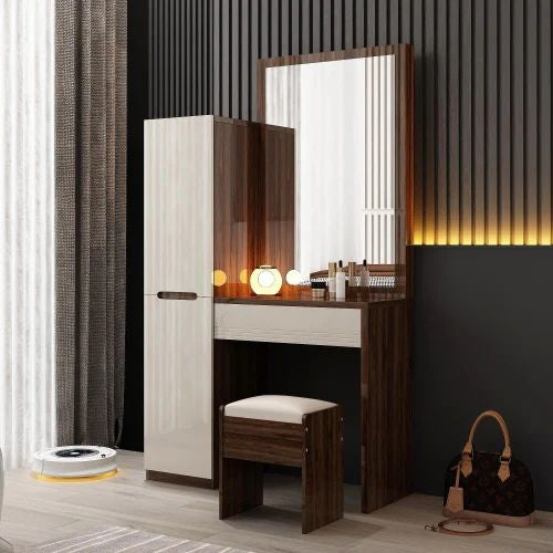 Chic Chateau dressing table with siting ottoman