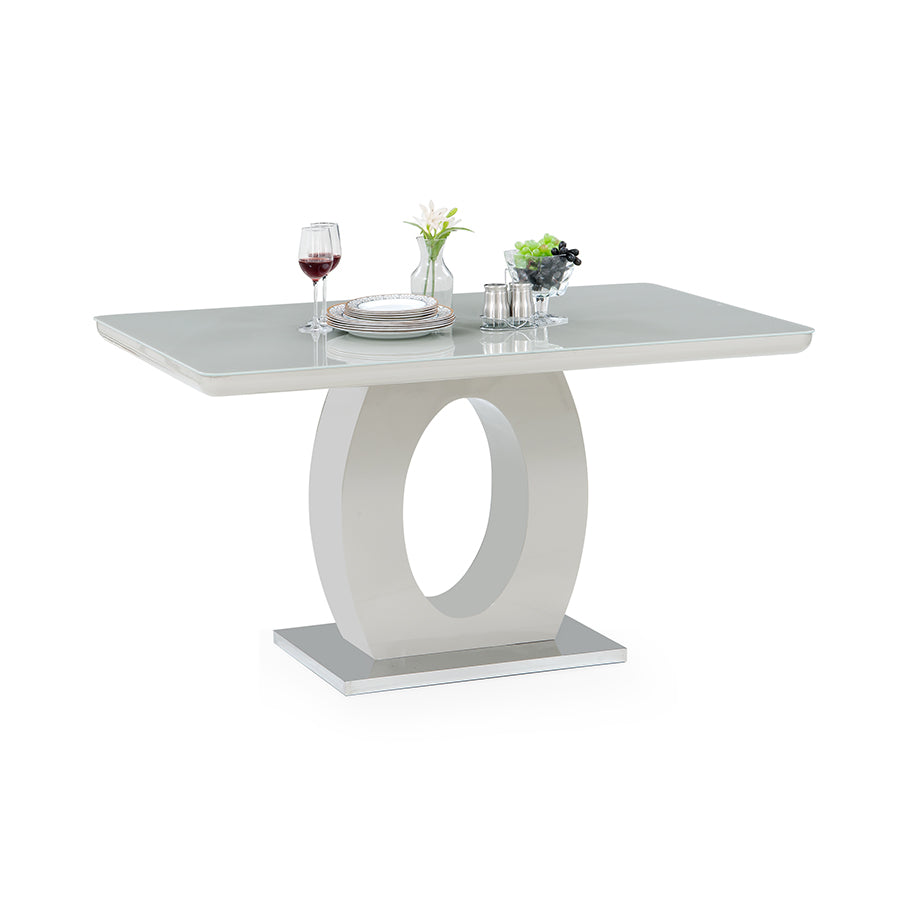 5 Sides Kingston dining table with 4 chairs