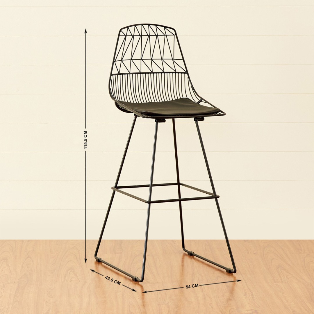 Chic Chateau wire bar stool